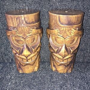 🗿🏝Tiki Mugs! Two Rare Whirley Drinkworks Brown Plastic Cups w/ Straw Hole 🍹🗿